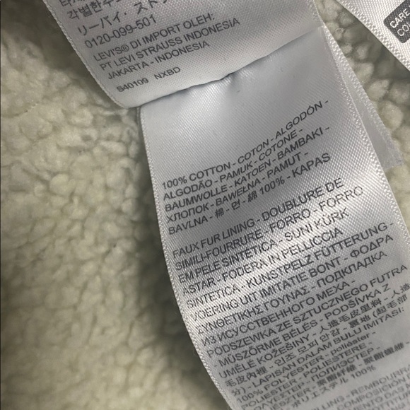 Levi’s Denim Sherpa-Lined Jacket - Picture 8 of 8